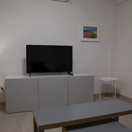 Down Town Luxury Suites Apartment